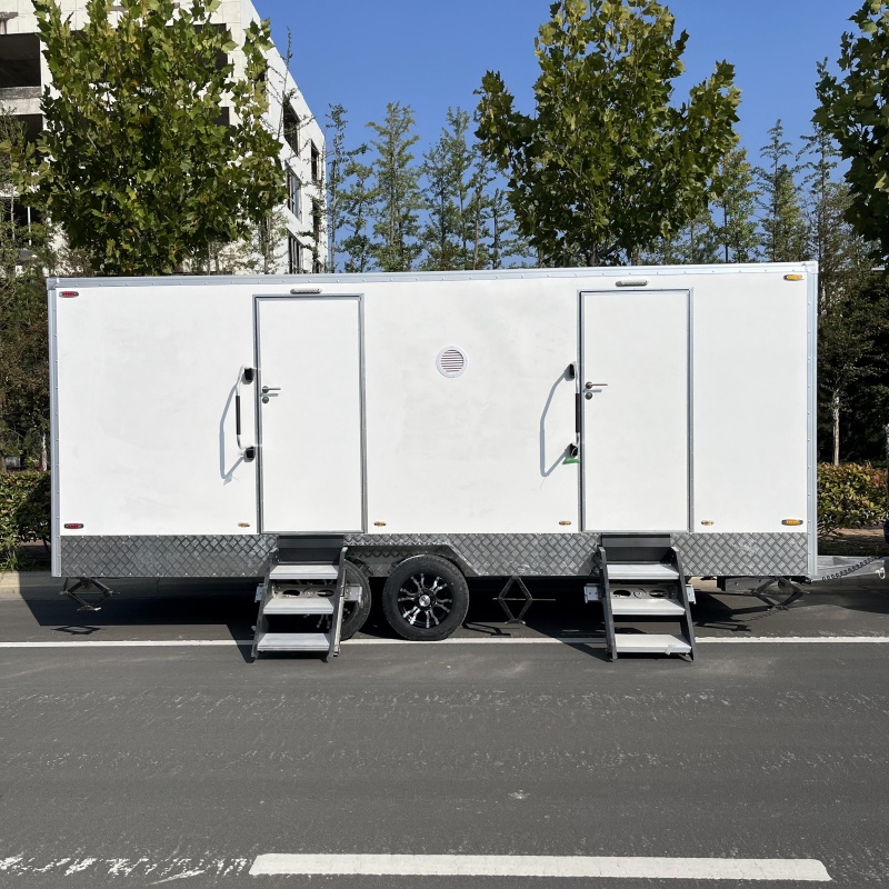 "Clean protection!" White two-compartment portable toilet trailer, a comfortable choice for outdoor toilet use