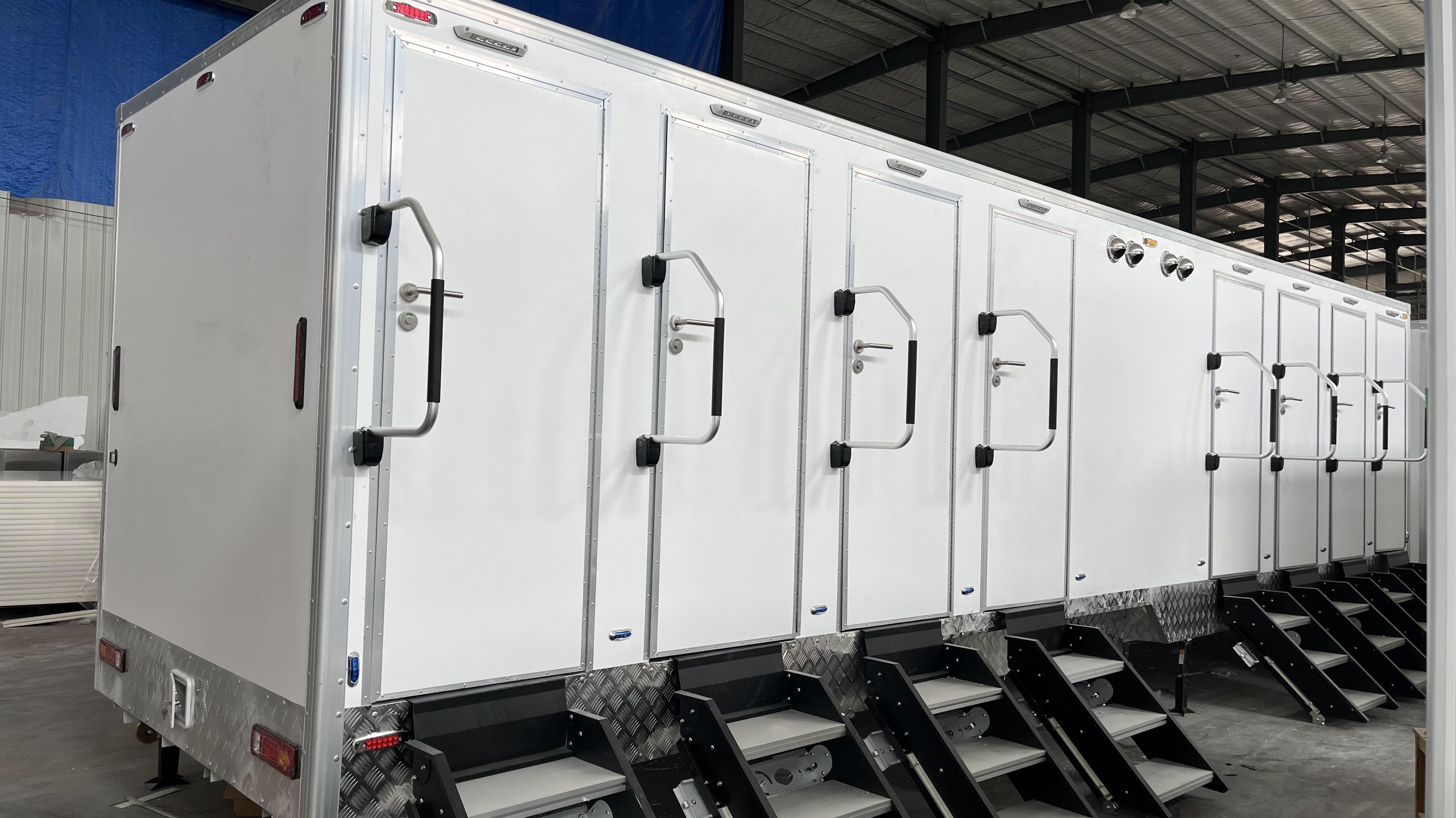 Eight towable mobile shower rooms, a must-have for emergency disaster relief bathing